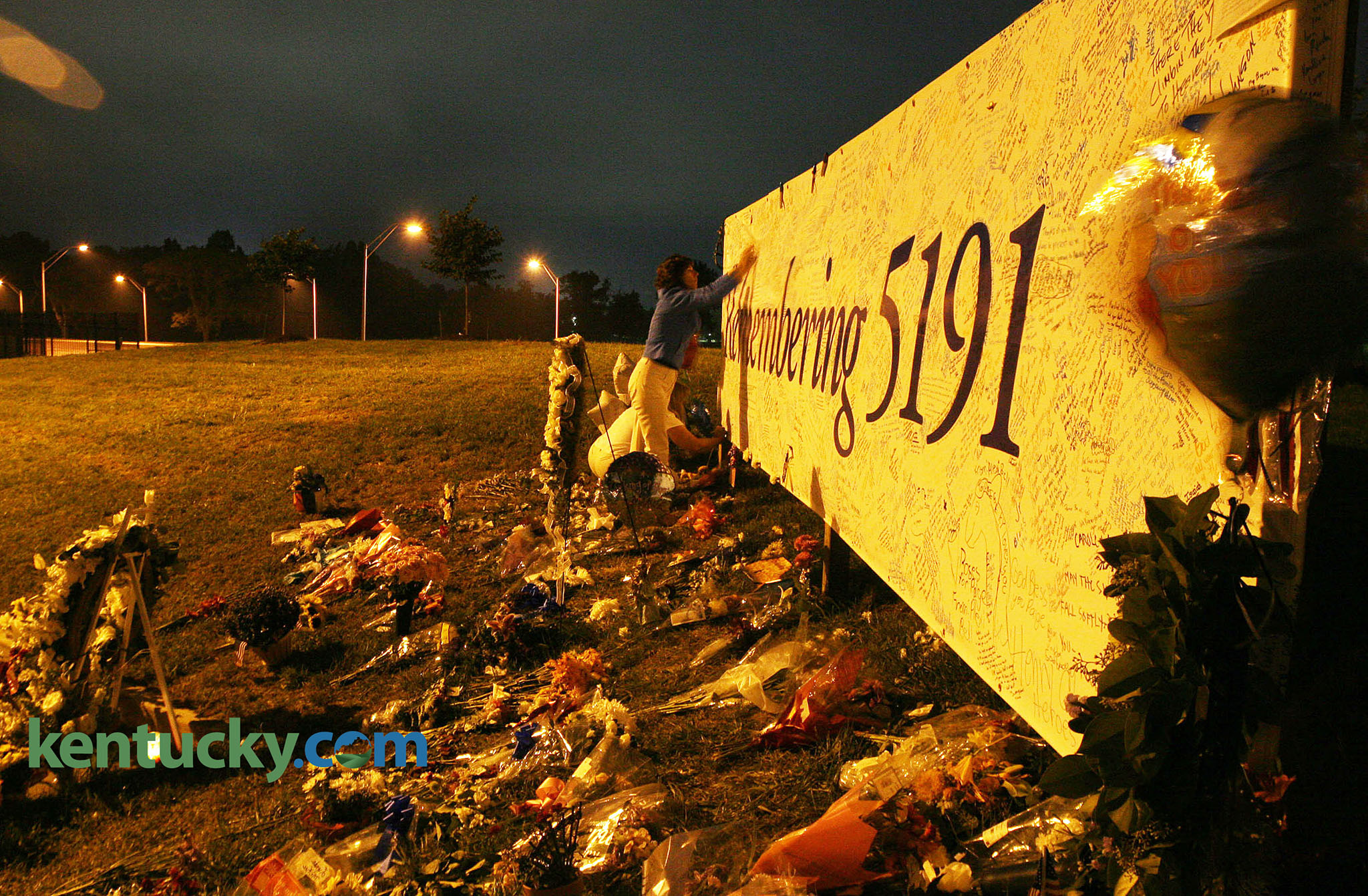 Comair Flight 5191 crash memorial, 2006 | Kentucky Photo Archive