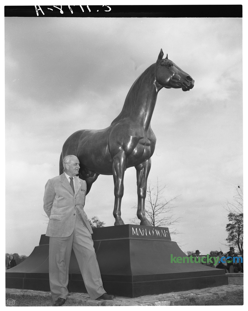 Sculptor Herbert Haseltine with Man o’ War statue, 1948 | Kentucky ...