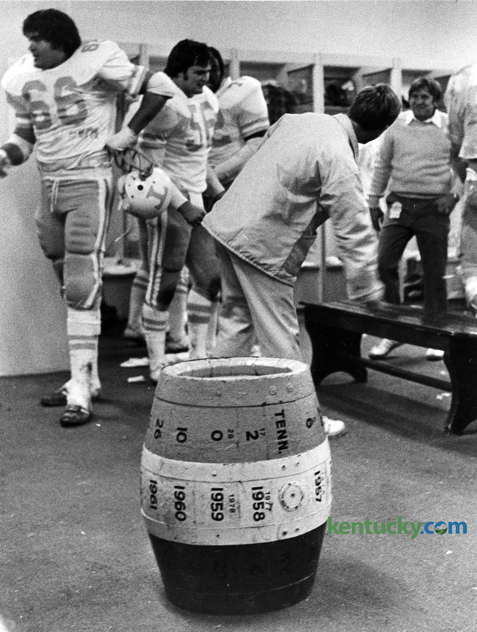 KentuckyTennessee Beer Barrel, 1985 Kentucky Photo Archive